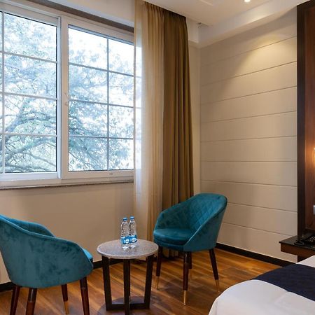 Hotel La Eden Массури Экстерьер фото