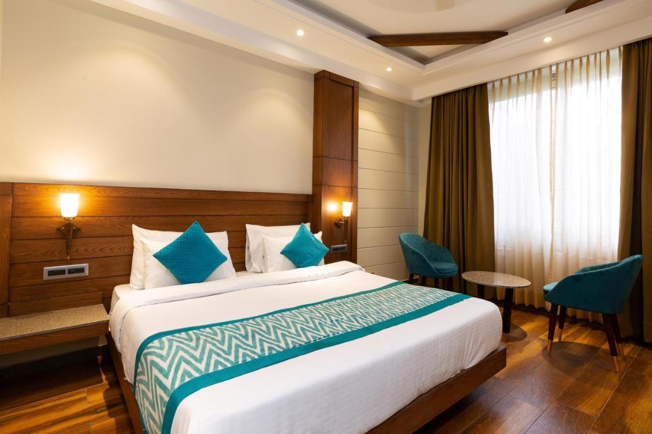 Hotel La Eden Массури Экстерьер фото