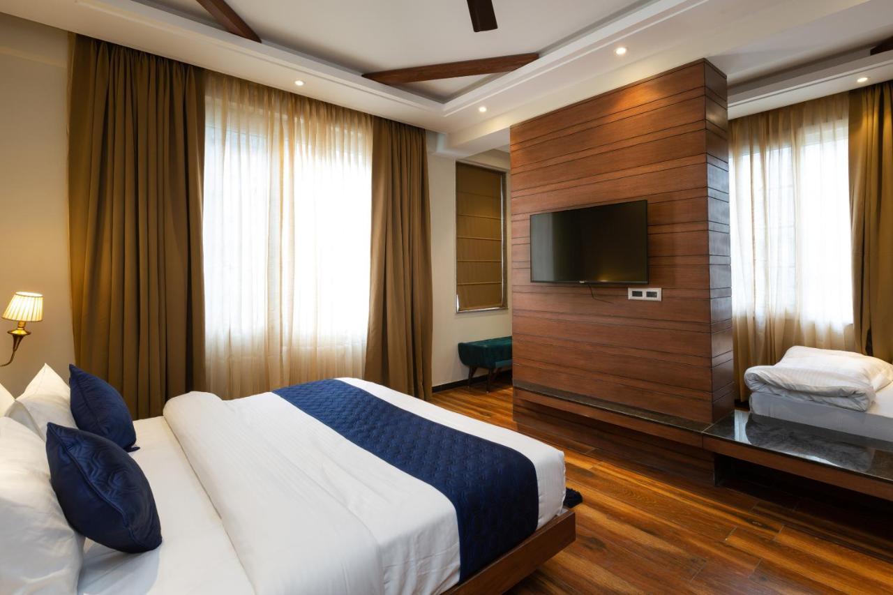 Hotel La Eden Массури Экстерьер фото