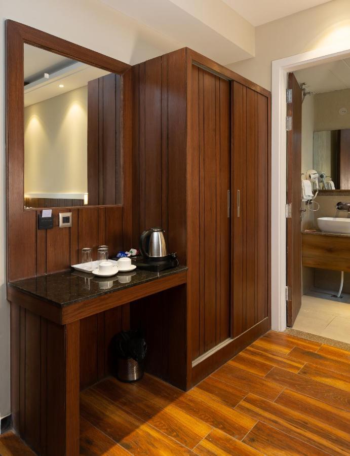 Hotel La Eden Массури Экстерьер фото